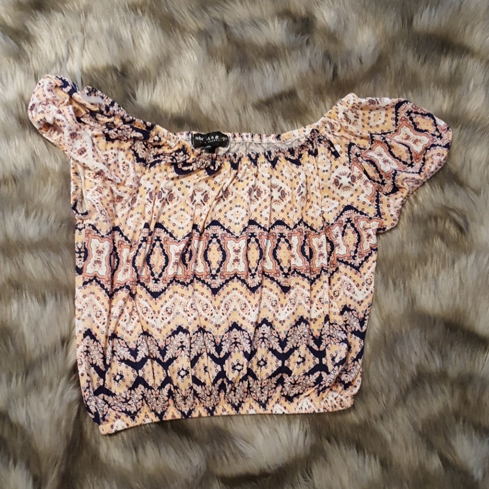 NWT About A Girl Crop Top